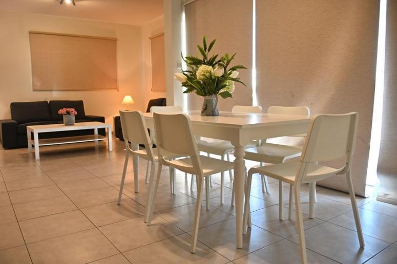 Edessis Beach House Limassol Ngoại thất bức ảnh
