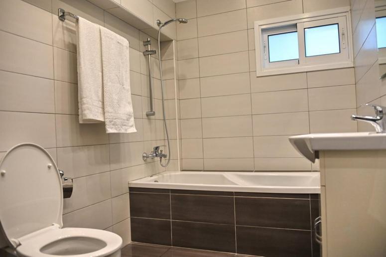 Edessis Beach House Limassol Ngoại thất bức ảnh
